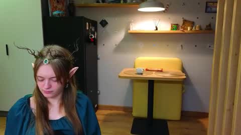 Snapshot of sav_anna chatting on 10.31.25 LUNA and ANNA online show from 10.31.25