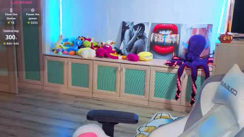 Ariel online show from 11.18.25