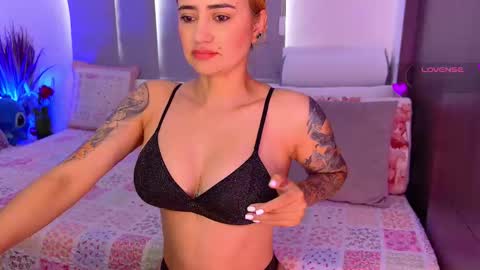 Snapshot of savage_penelope_ chatting on 03.01.26 Dela online show from 03.01.26