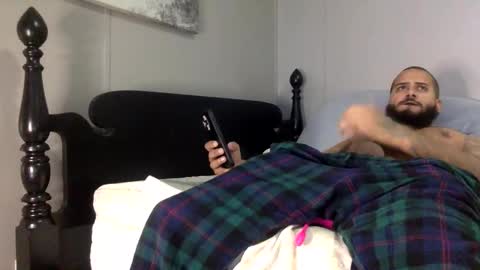 Snapshot of savagebullxxx chatting on 01.03.25 savagebullxxx online show from 01.03.25