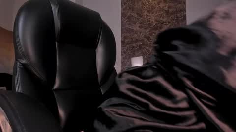 S a v a n n a h  online show from 10.10.25