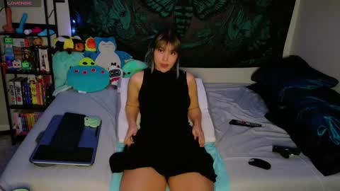 Snapshot of savethebea chatting on 01.18.25 Bea online show from 01.18.25