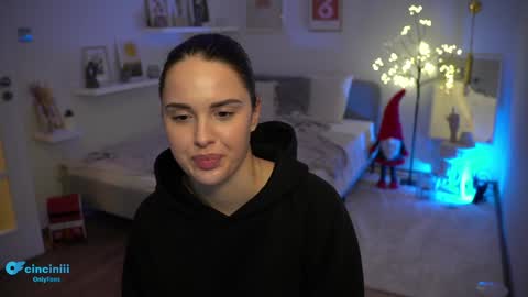 Naomi online show from 12.11.24