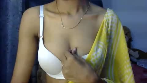 Snapshot of saxee_love chatting on 11.24.25 saxee online show from 11.24.25