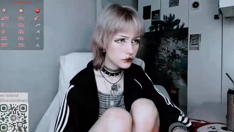 pronoun she. name Mary. age 21. online show from 09.21.25