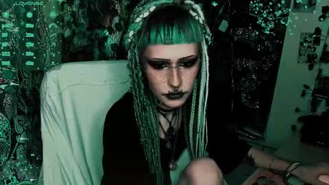 pronoun she. name Mary. age 21. online show from 01.14.26