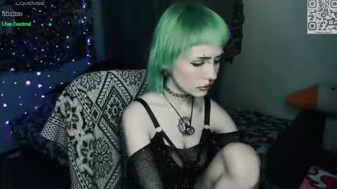 pronoun she. name Mary. age 21. online show from 03.11.26