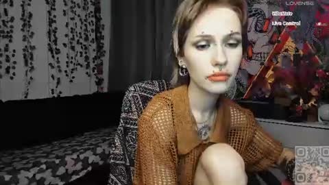 pronoun she. name Mary. age 21. online show from 07.03.26