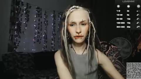 pronoun she. name Mary. age 21. online show from 07.21.26