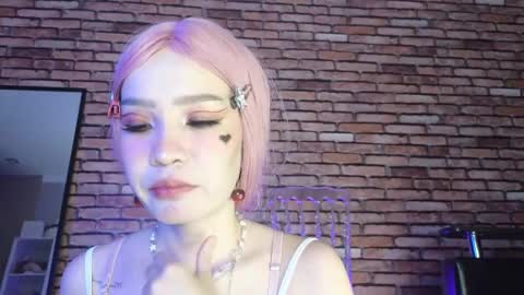 Snapshot of saya_lin chatting on 10.31.25 Saya online show from 10.31.25