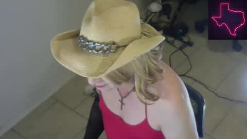 Cait or Caitlin online show from 02.25.25