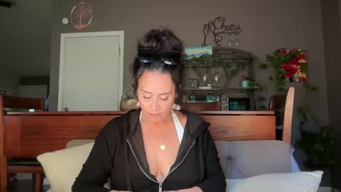 Good Girls Say Please...and Thank You online show from 06.02.26