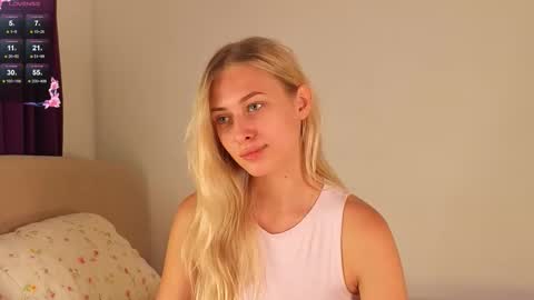 Snapshot of sayselena chatting on 09.11.25 Hello guys our name is Emily Nicole Alice. We are very funny and love to spend time well online show from 09.11.25