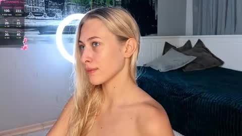 Snapshot of sayselena chatting on 09.14.25 Hello guys our name is Emily Nicole Alice. We are very funny and love to spend time well online show from 09.14.25