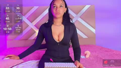 Snapshot of scarleett_ebony chatting on 11.08.25 scarleett_ebony online show from 11.08.25