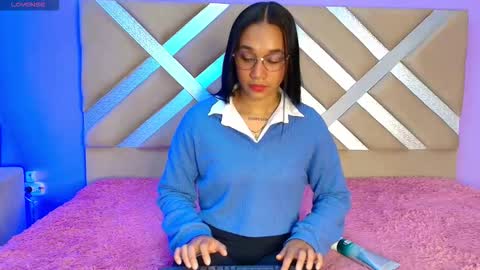 Snapshot of scarleett_ebony chatting on 11.16.25 scarleett_ebony online show from 11.16.25