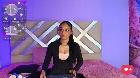 Snapshot of scarleett_ebony chatting on 11.18.25 scarleett_ebony online show from 11.18.25