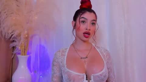 scarleett jones online show from 10.22.25