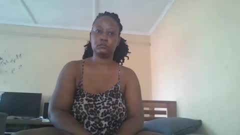 scarlet_25142359 online show from 10.17.25