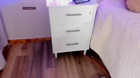 scarlet hill online show from 12.10.24