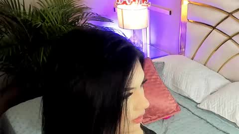 scarlet hill online show from 01.22.25