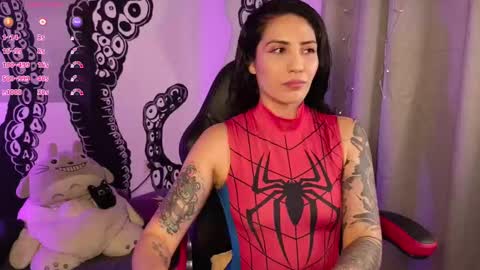 Snapshot of scarlet__perverted chatting on 10.21.25 Explicit Content online show from 10.21.25