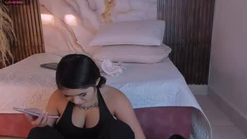 Snapshot of scarlet__rose_ chatting on 06.19.26 scarlet__rose_ online show from 06.19.26