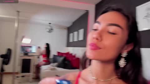 Snapshot of scarlet_castro chatting on 09.19.25 Scarlet online show from 09.19.25