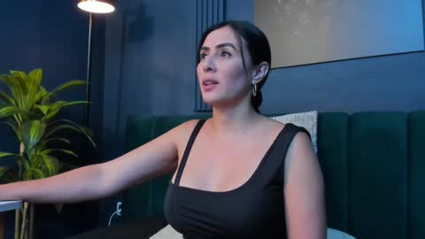 Scarlet Edwars online show from 11.07.25