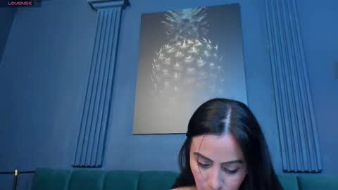 Scarlet Edwars online show from 12.05.25