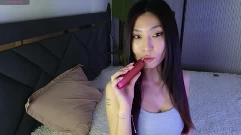 scarlet_ice online show from 05.19.26