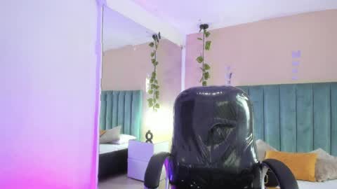 Scarlet online show from 04.13.26