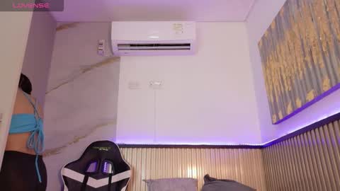 Snapshot of scarlet_vixen_ chatting on 02.03.26 scarlet_vixen_ online show from 02.03.26