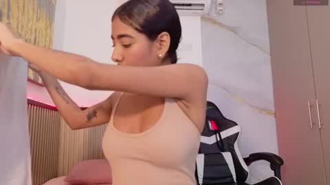 Snapshot of scarlet_vixen_ chatting on 02.26.26 scarlet_vixen_ online show from 02.26.26