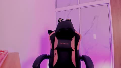 Scarlet online show from 04.06.26