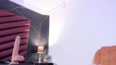 Scarlet Dayana online show from 11.15.25