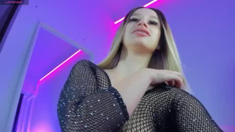 Amira online show from 04.14.26