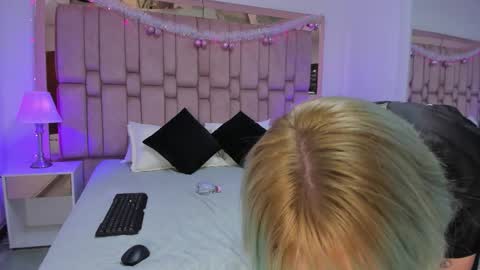 Scarlet online show from 12.13.25