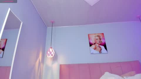 Scarlet  online show from 01.13.25