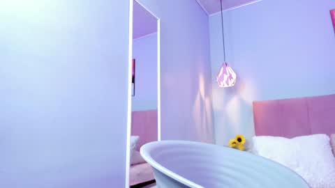 Scarlet  online show from 02.01.25