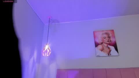 Scarlet  online show from 01.13.26