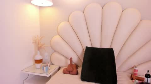 Snapshot of scarleth_fire chatting on 02.19.26 Scarleth online show from 02.19.26