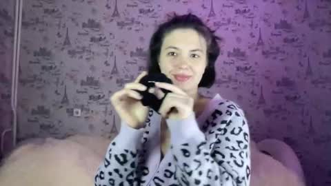 scarletpetal online show from 10.19.25