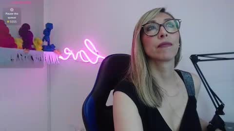 Scarlett online show from 11.15.25