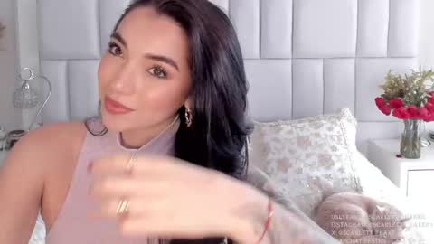 Snapshot of scarlett__baker11 chatting on 02.18.25 juli online show from 02.18.25