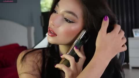 Snapshot of scarlett__baker11 chatting on 10.23.25 juli online show from 10.23.25