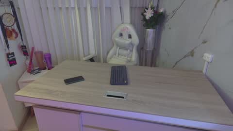 Scarlett Collins online show from 01.27.25