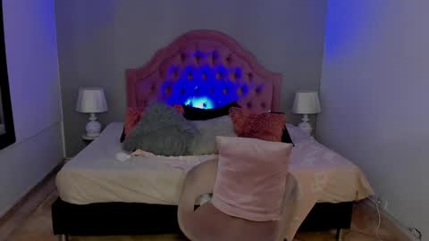 Snapshot of scarlett_dreamss7 chatting on 02.18.25 Scarlett online show from 02.18.25