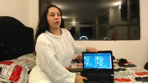 Snapshot of scarlett_evance chatting on 02.01.25 Scarlett and Jazmin online show from 02.01.25