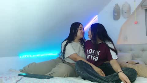 Snapshot of scarlett_evance chatting on 09.25.25 Scarlett and Jazmin online show from 09.25.25
